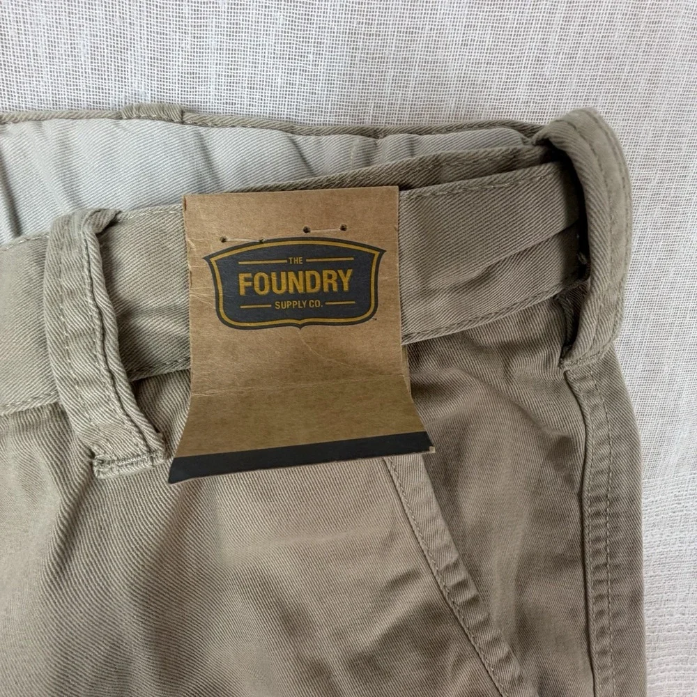 FOUNDRY Flat Front Mens Shorts Sz 48 Big & Tall 10